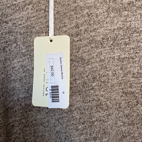 **BRAND NEW** Long sleeve tee - Picture 4 of 4